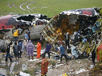На месте падения Boeing могут все еще оставаться около 80 тел погибших